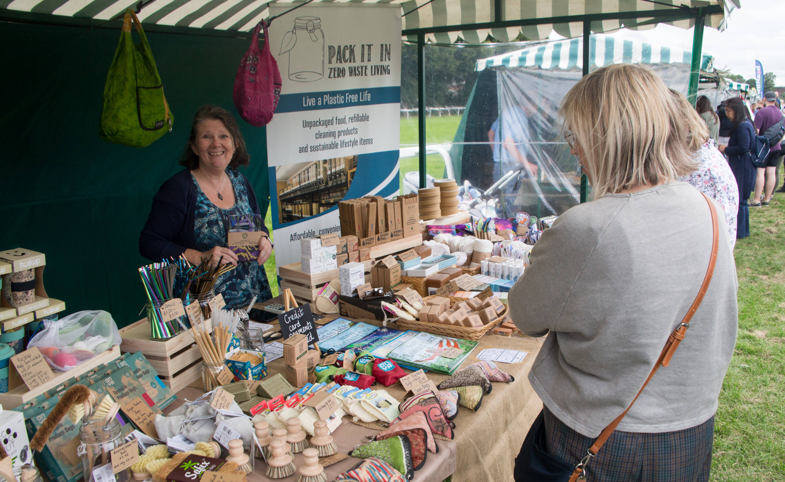 Market street pack it in stall